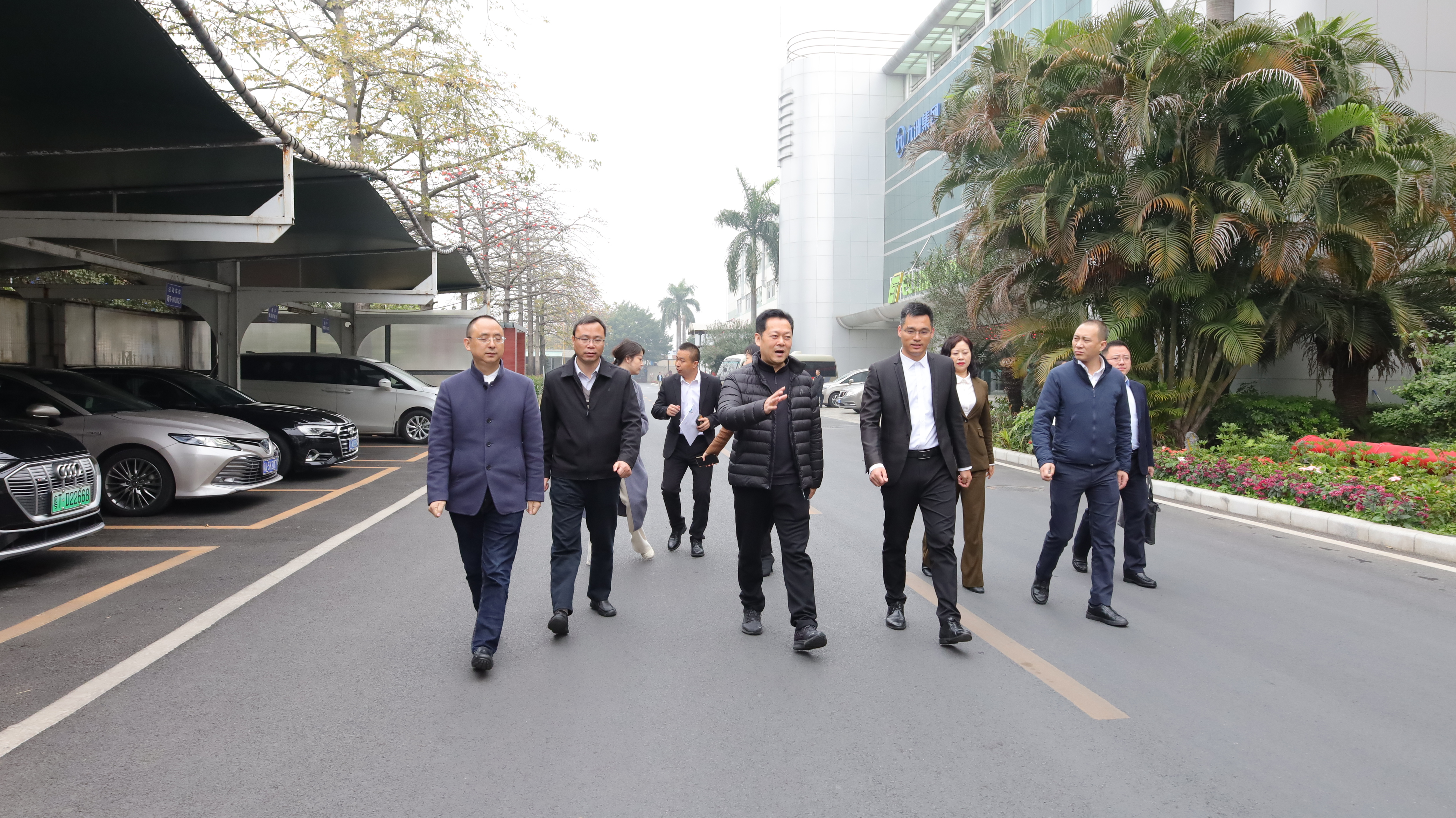 绵阳市副市长一行莅临百乐博电子考察调研 